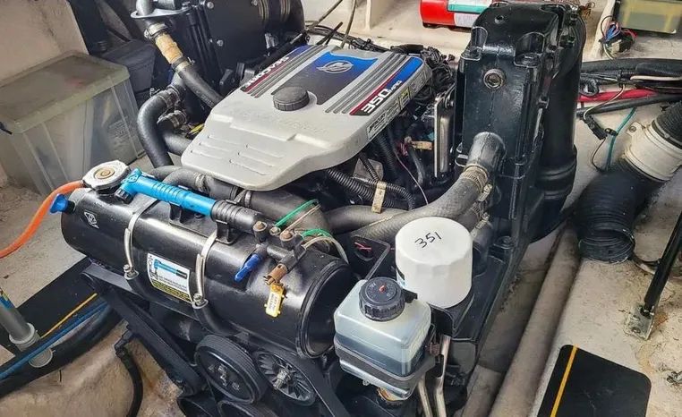 Engine compartment of 2010 Sea Ray Sundancer 260 with 350 MAG MPI engine.