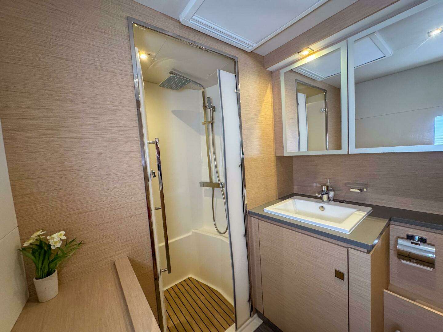 2021 Fountaine Pajot MY44 - Image 37