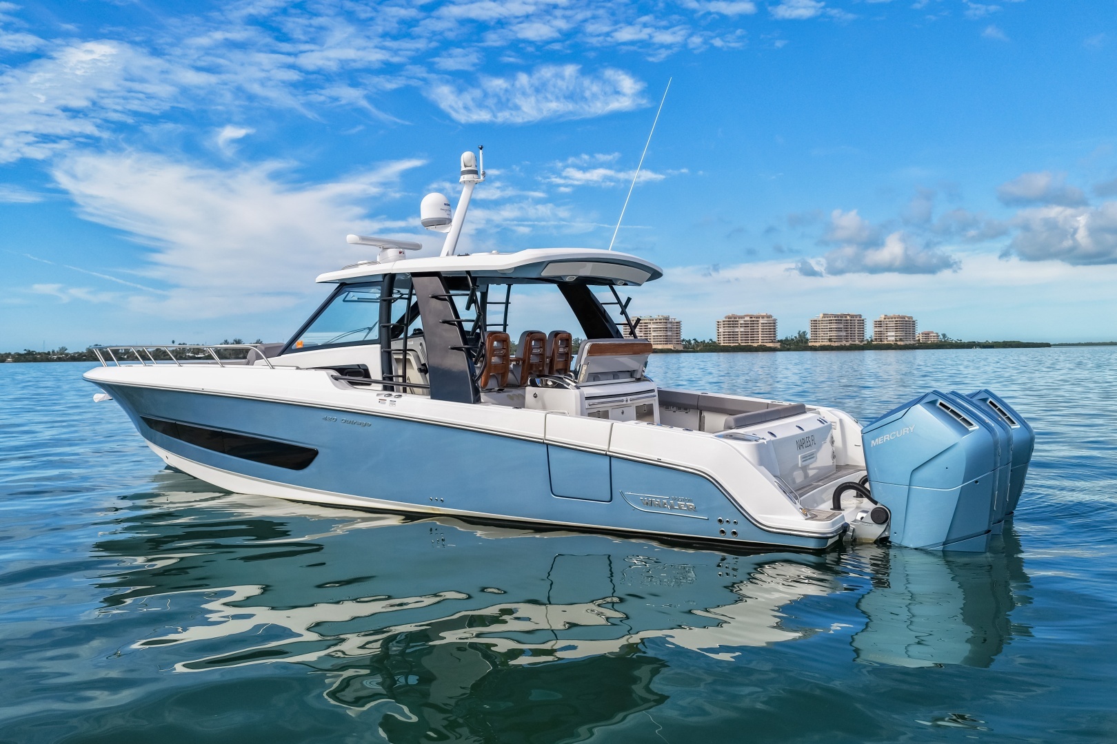 2023 Boston Whaler — - Image 10