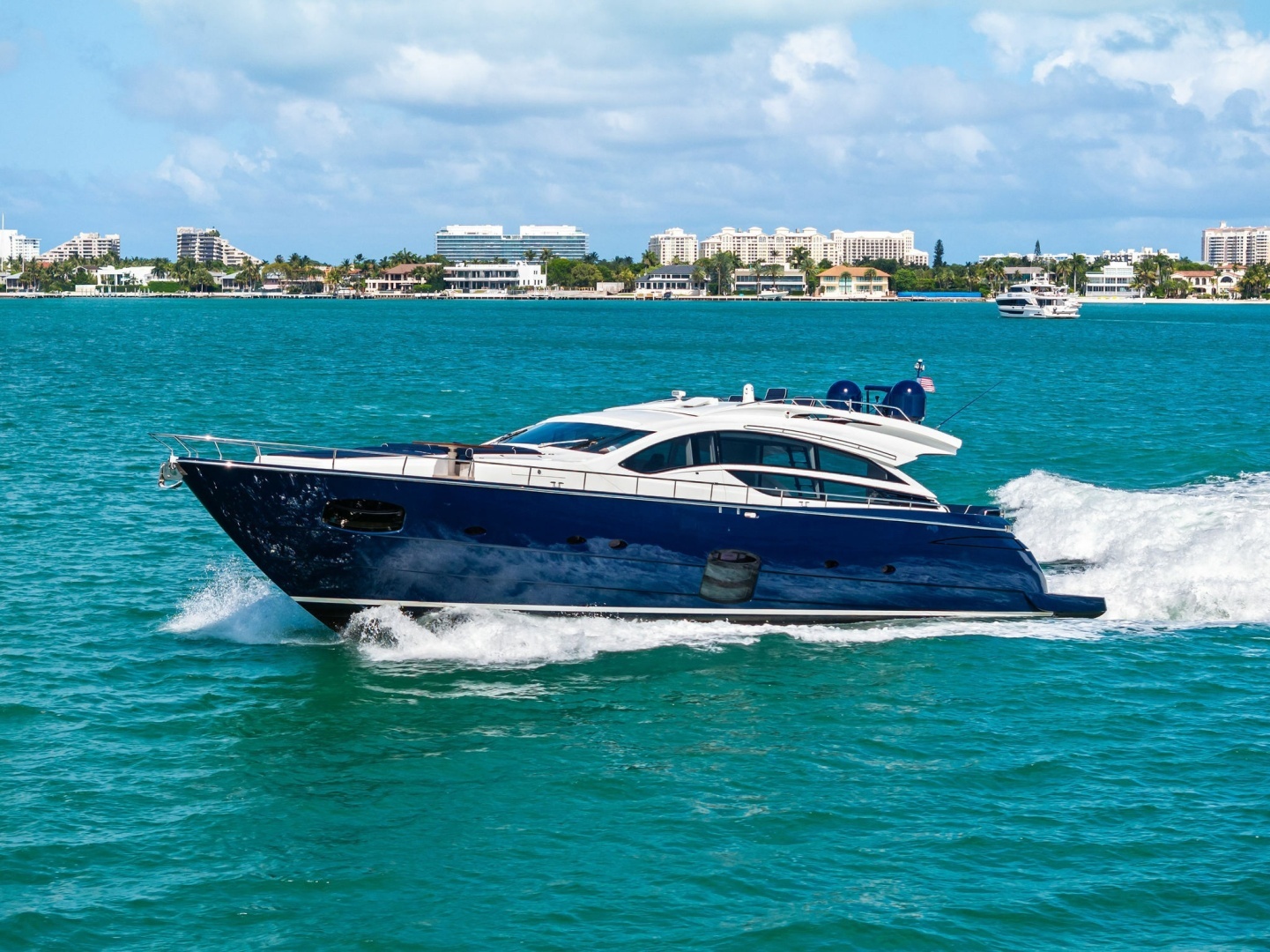 2013 Pershing 82 - Image 3