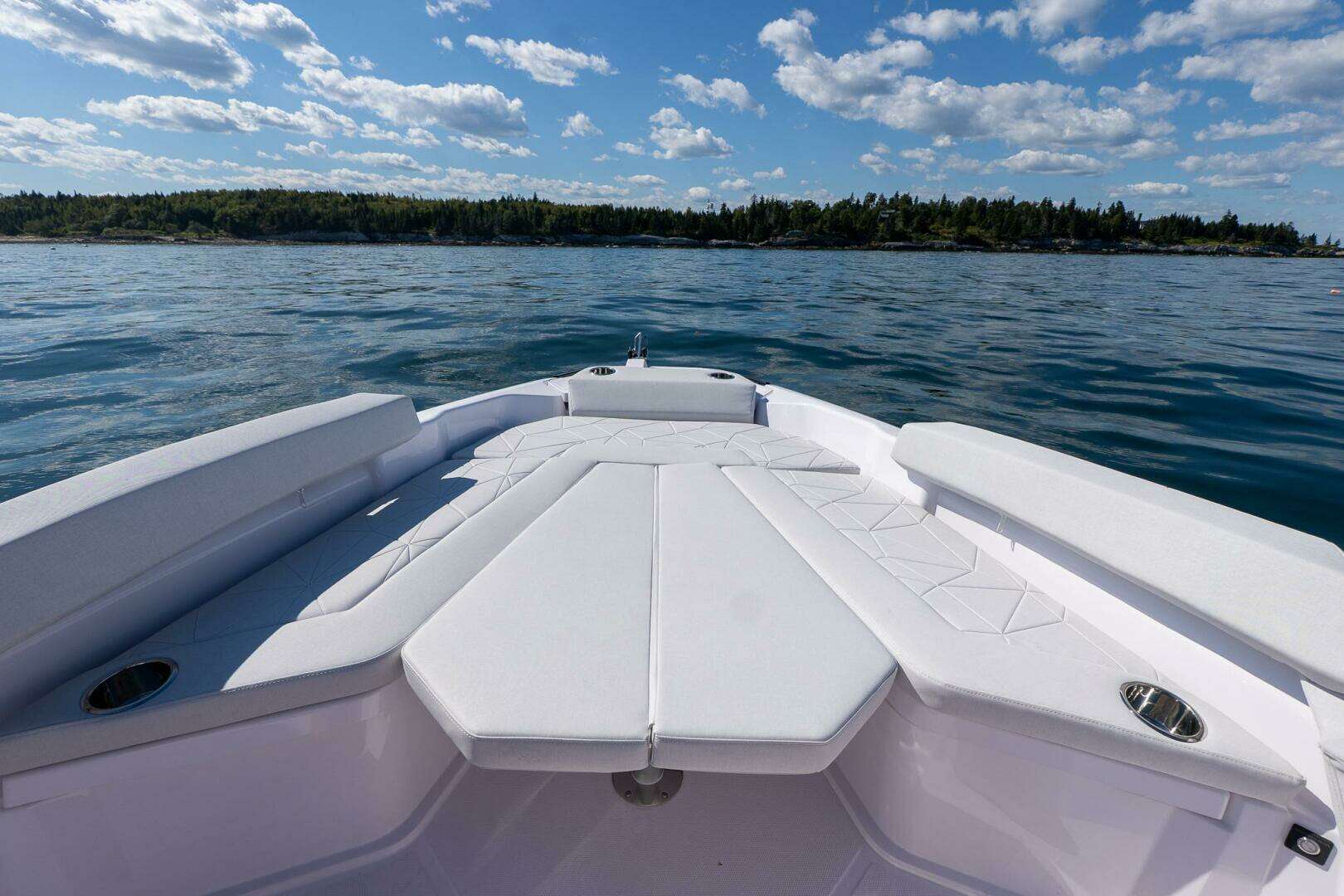 2025 Axopar CCX Center Console - Image 35