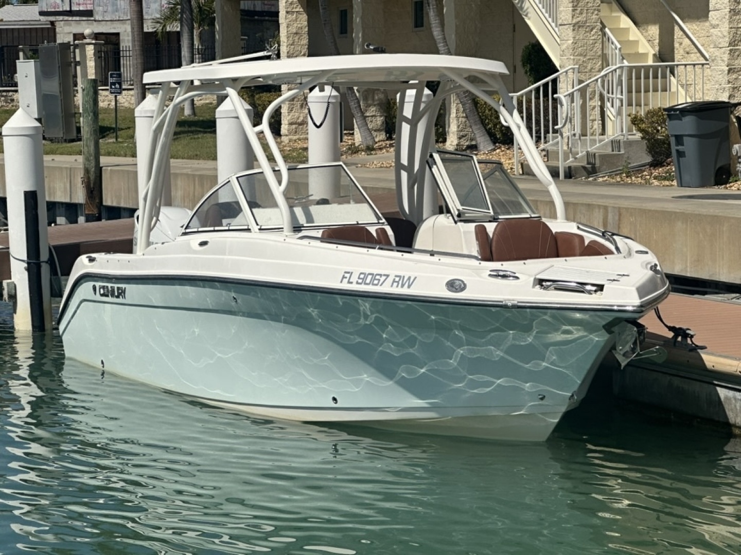 2019 Century 24 Resorter - Image 25