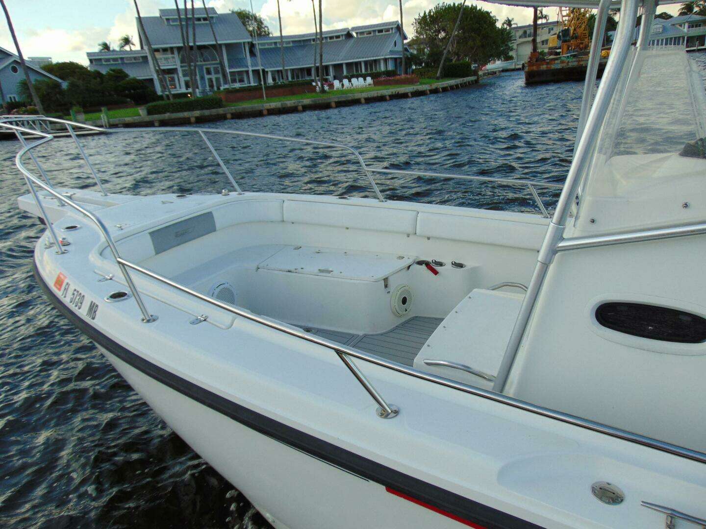 2001 Boston Whaler 26 Outrage - Image 3