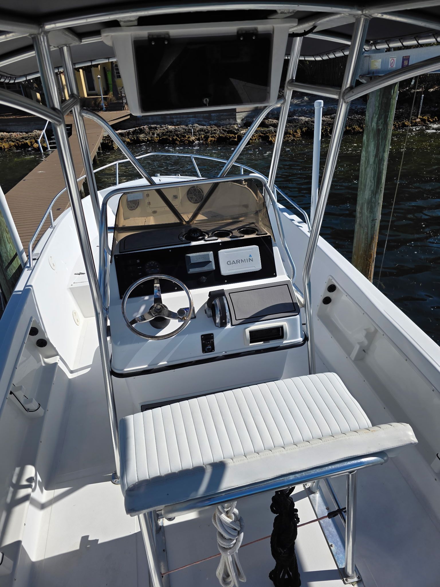 2001 Angler 220CC