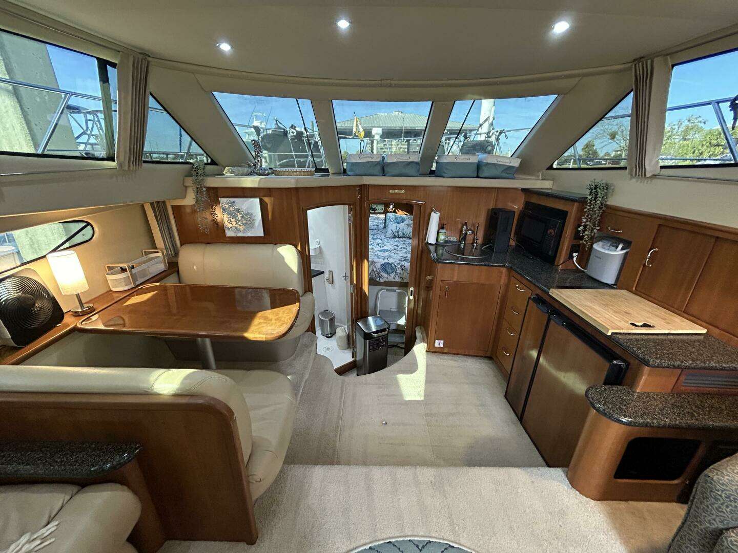 2005 Carver 366 MY - Image 34
