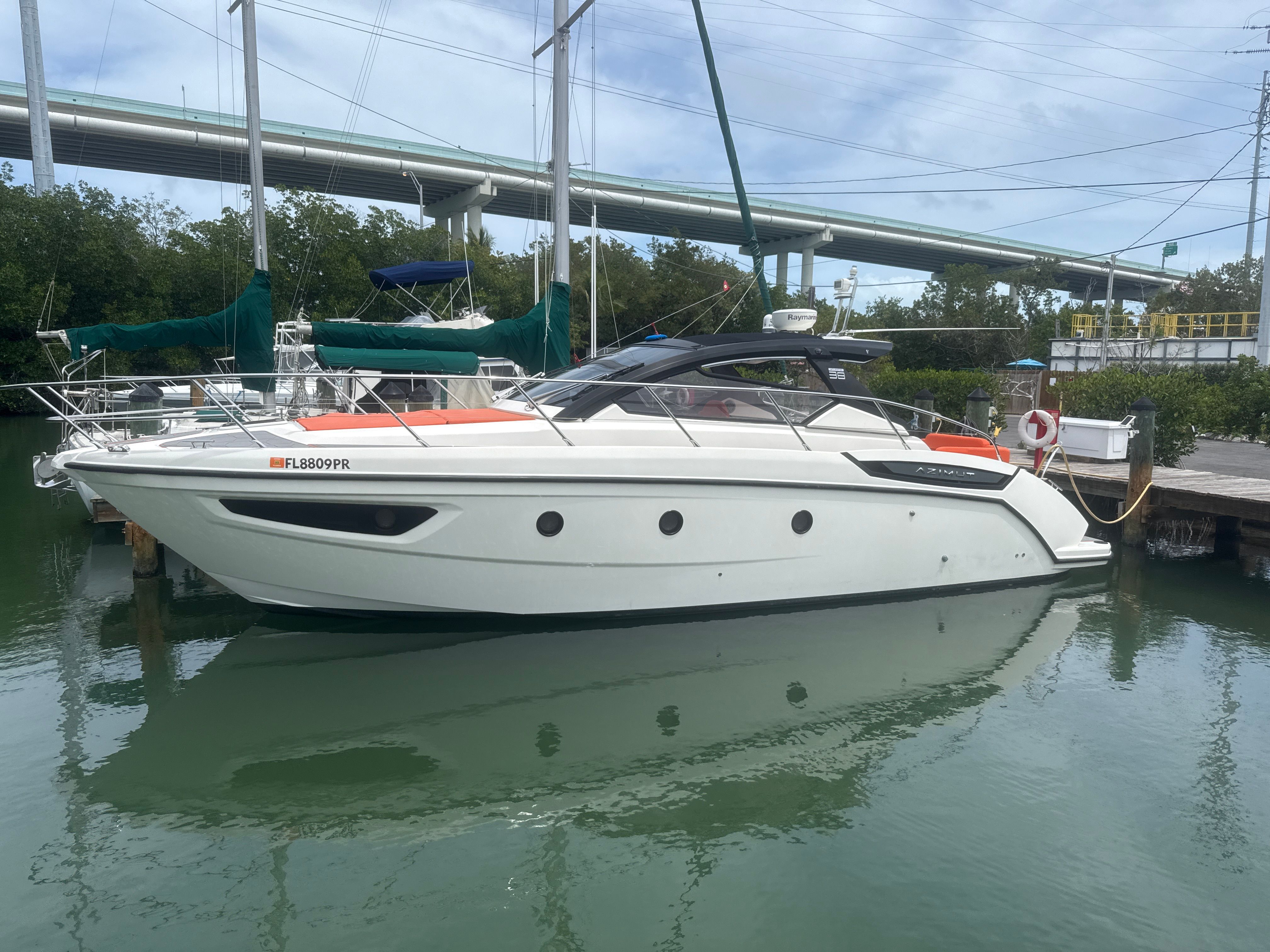 2014 Azimut Atlantis 38