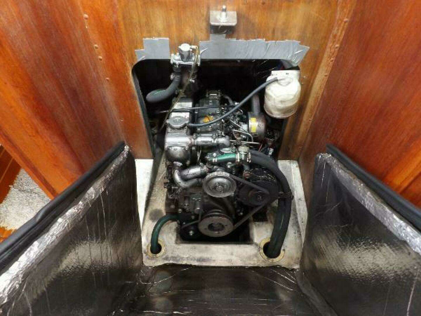 2002 Hunter 356 - Image 33
