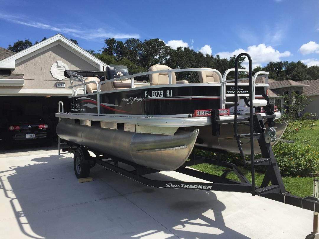 2017 Sun Tracker Bass Buggy 18 DLX