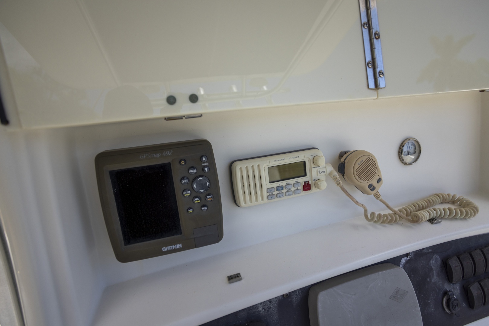 2007 Boston Whaler 270 OUTRAGE - Image 9