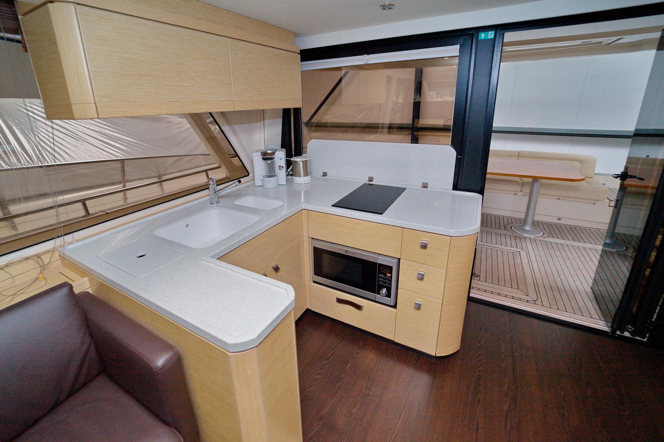 2014 Greenline 48 Fly - 63