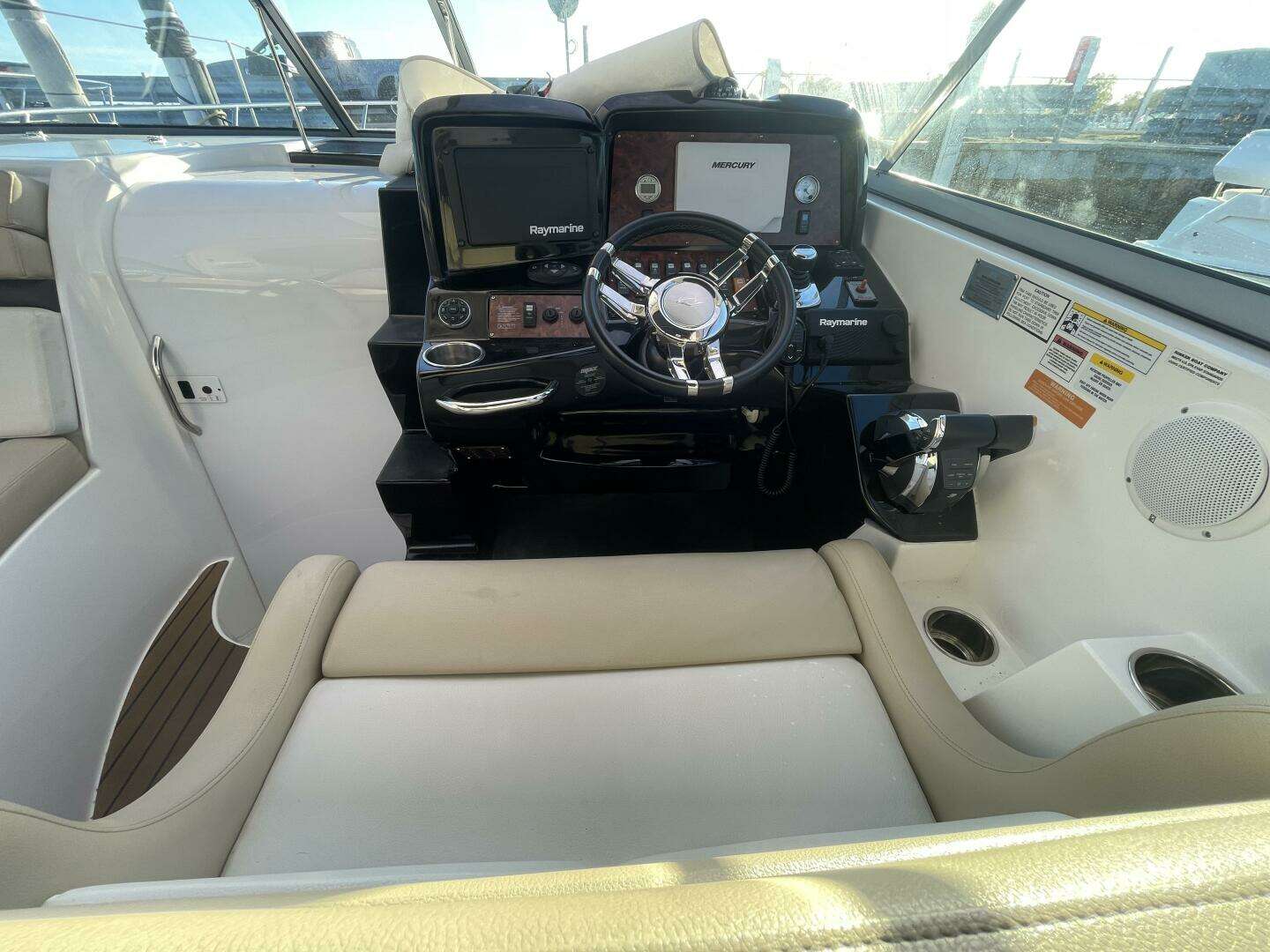 2016 Rinker 310 Express - Image 22