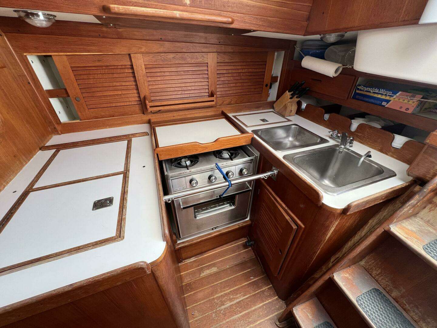1984 Tartan 37 - Image 27
