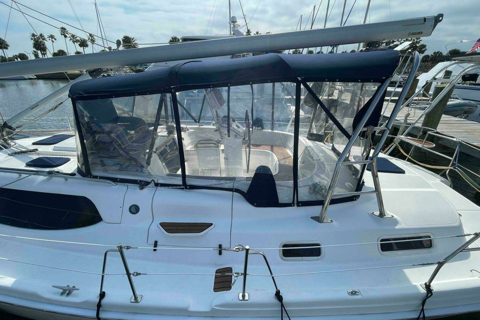 2010 Hunter 45 Center Cockpit - Image 11