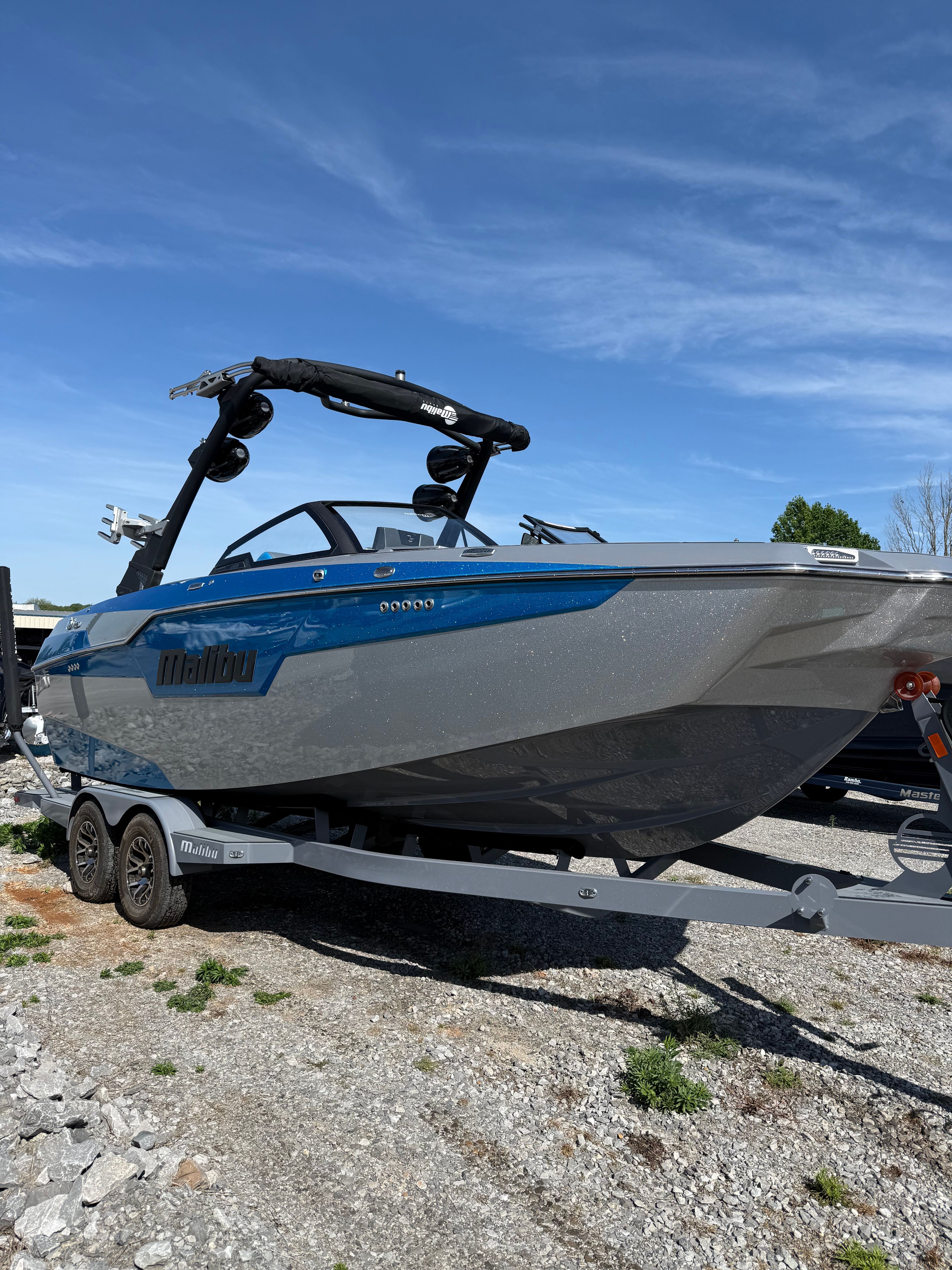 2021 Malibu M-Series M220