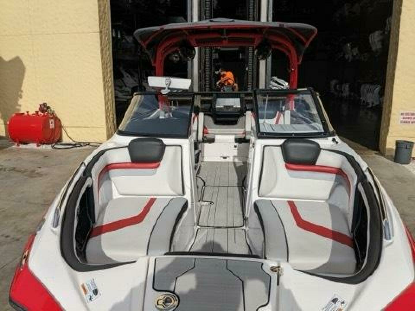 2020 Yamaha Boats 242X - Image 8