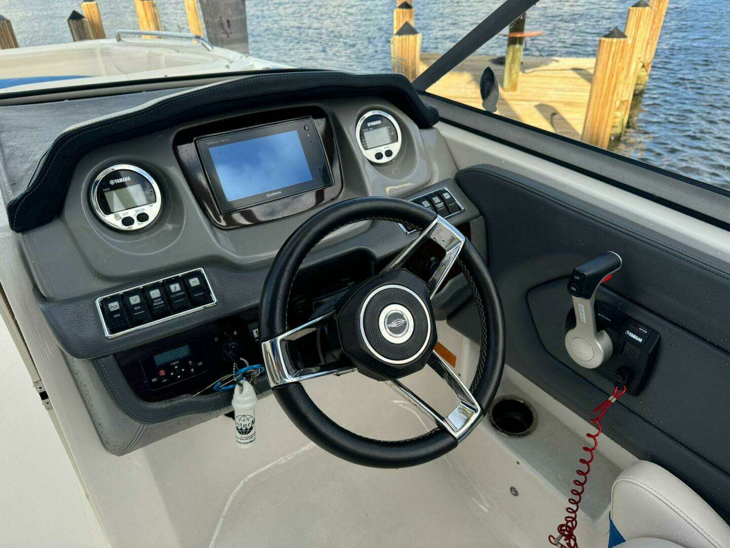 2017 Chaparral 250 Suncoast - Image 12