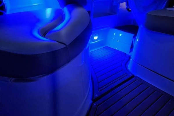2022 Crownline E255 XS