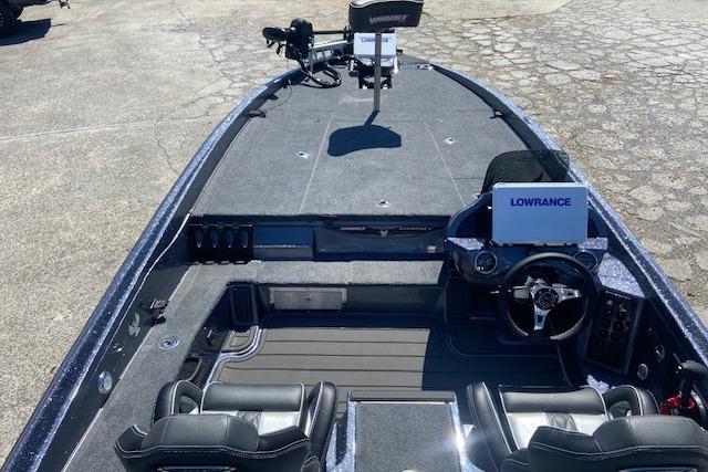 2026 Phoenix 921 ELITE boat interior with Lowrance electronics and dual seating.