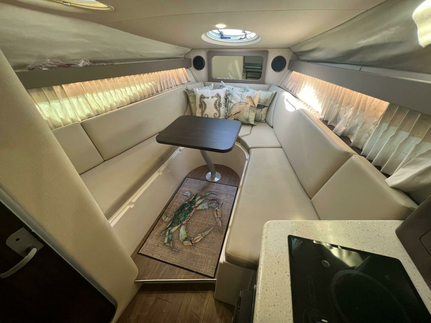 2018 Regal 28 Express - Image 12