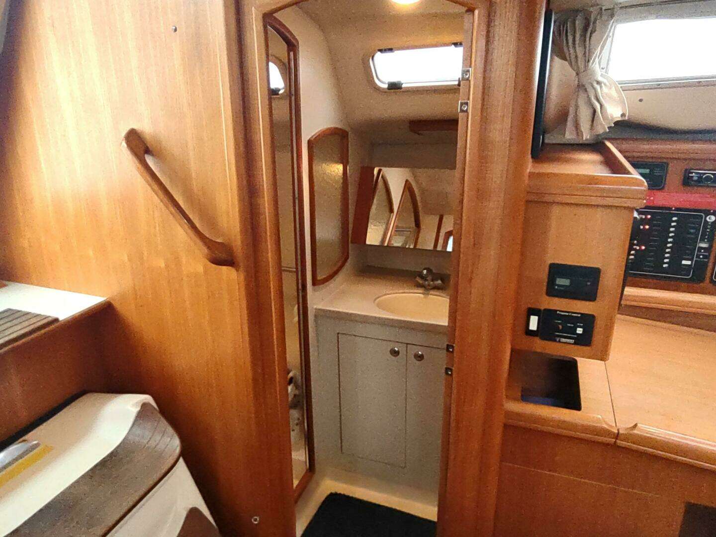 2003 Hunter — - Image 27