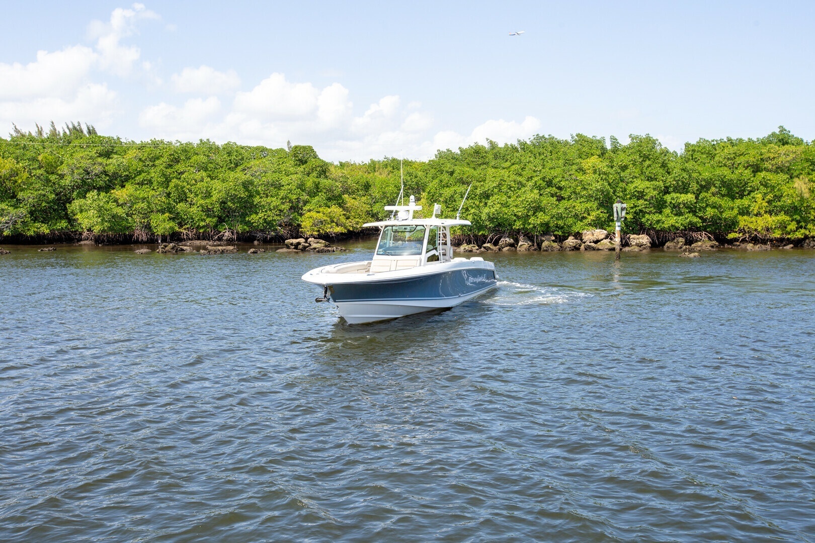 2019 Boston Whaler 380 Outrage - Image 11
