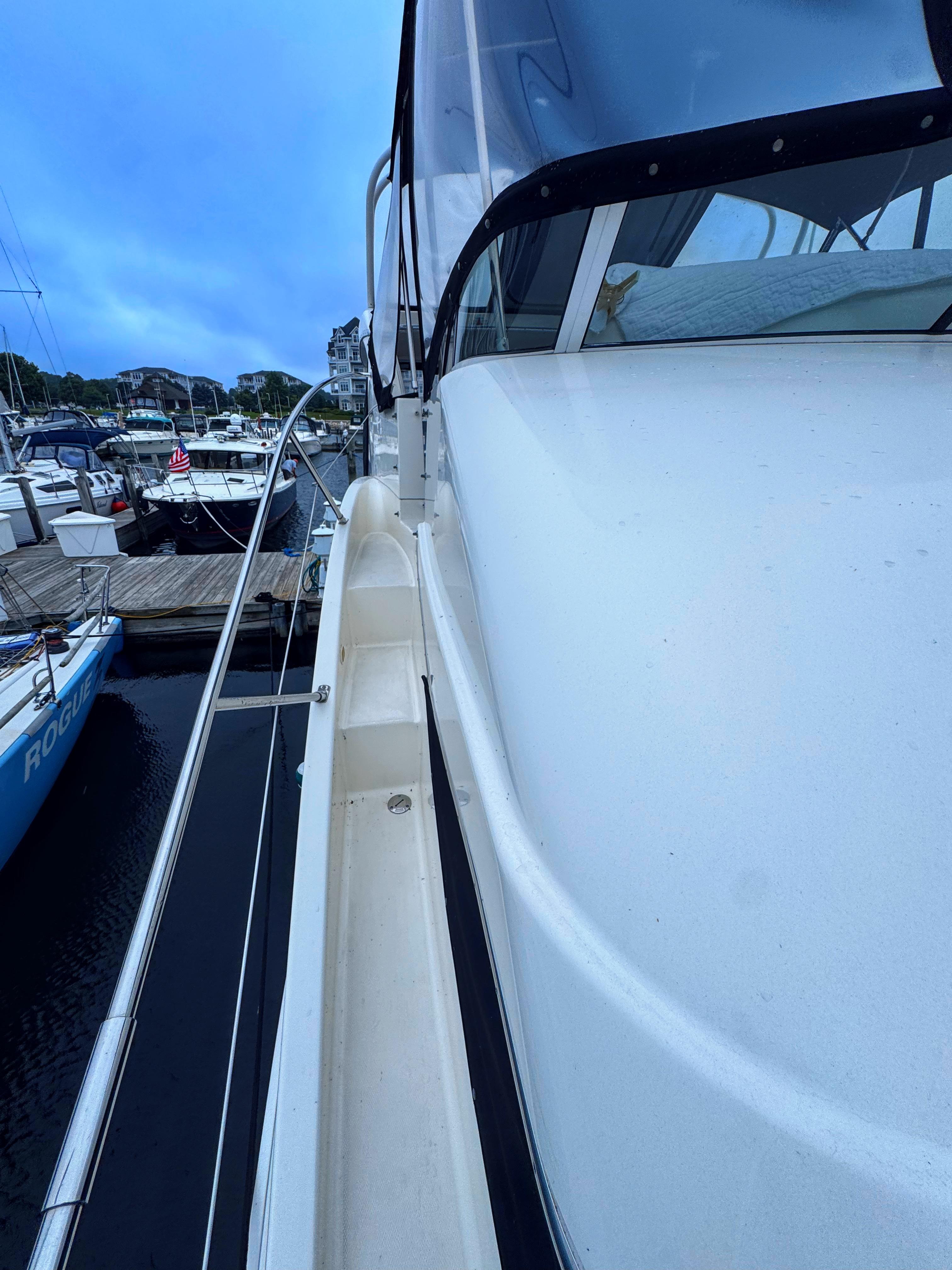 2005 Silverton 35 Motor Yacht - 8