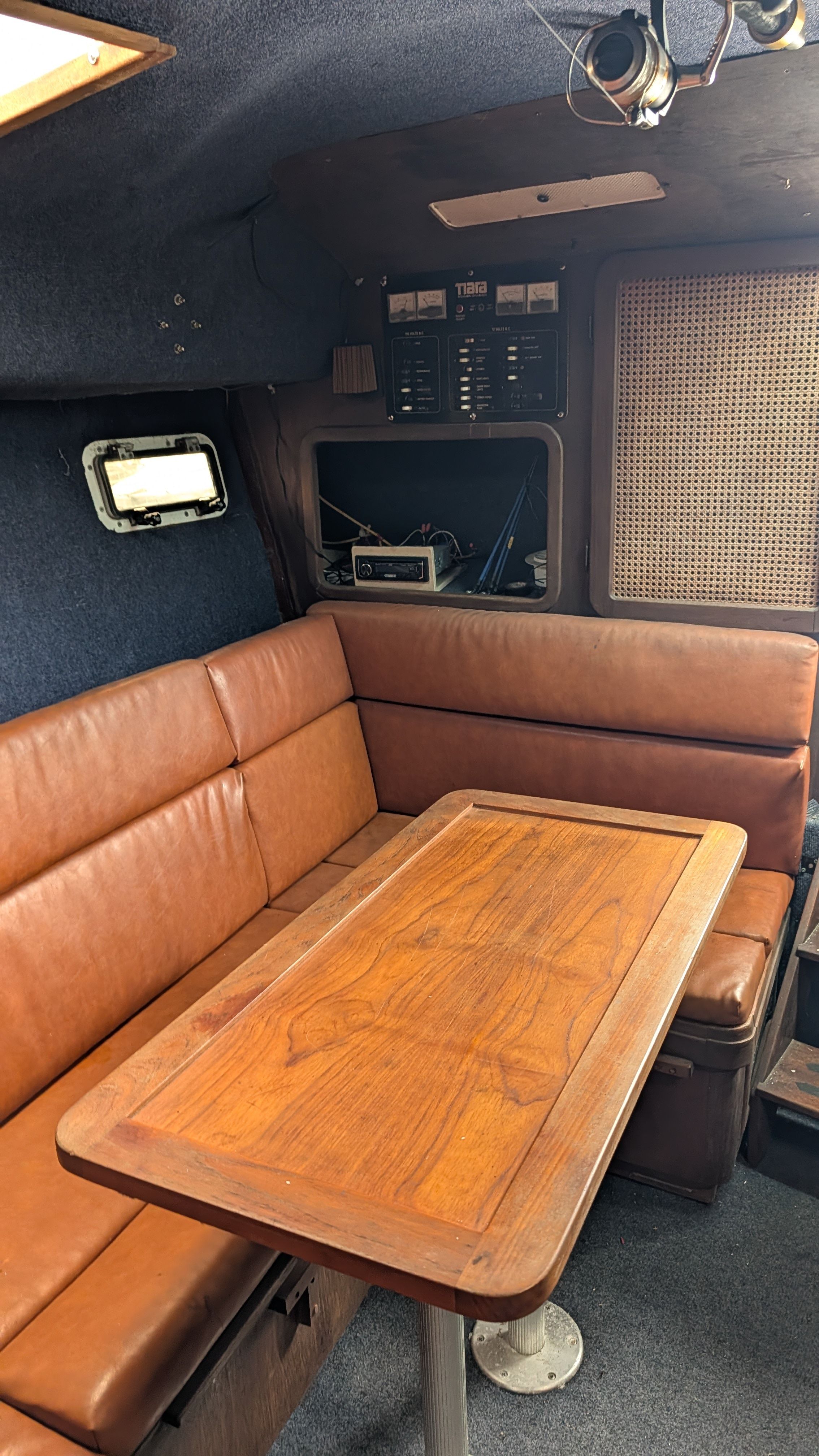 1983 Tiara Yachts 3100 Open - 8