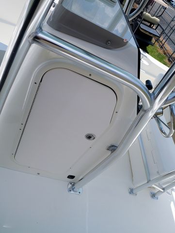 2027 Bulls Bay 230 Center Console - 18