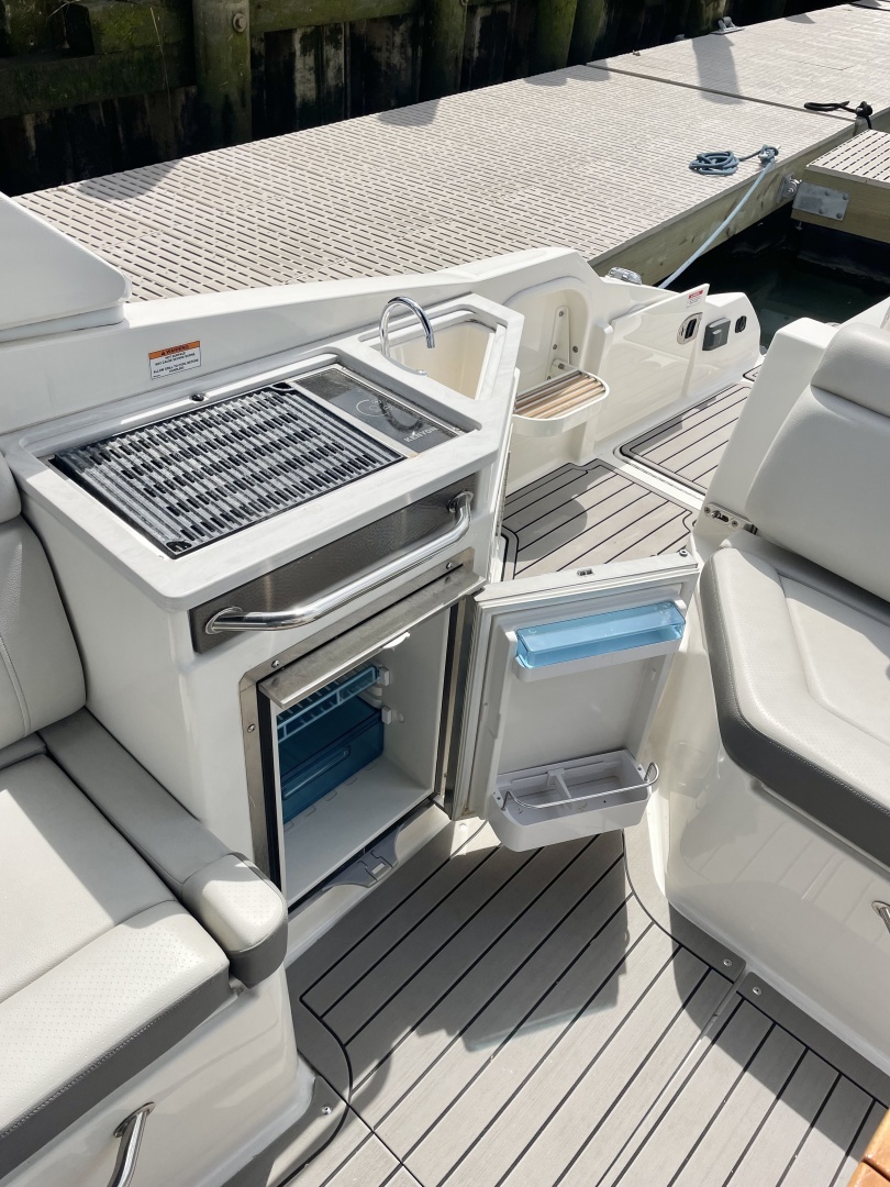 2022 Sea Ray 290 SDX - Image 13