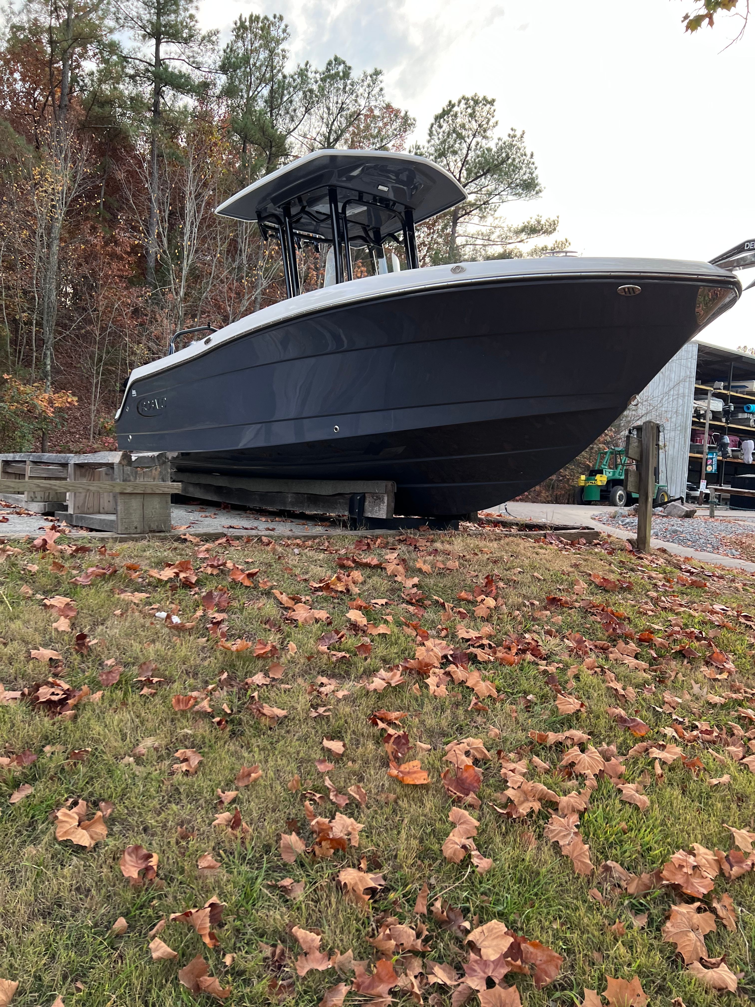 2023 Robalo R242 Explorer - 10