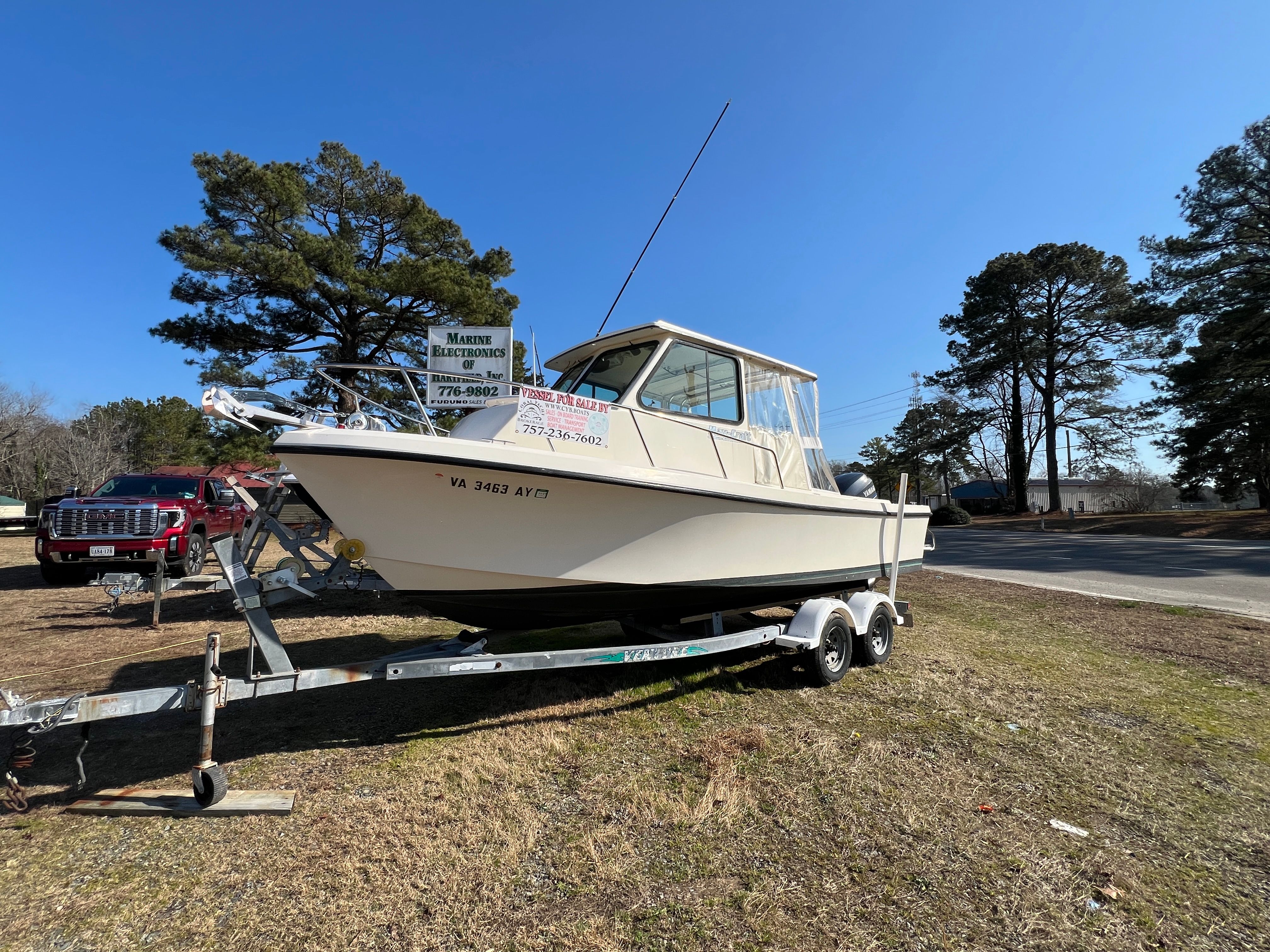 1997 May-Craft 2300 Pilot - 7