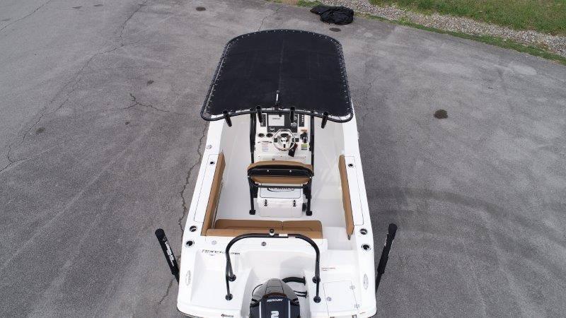 2025 Robalo R202 Explorer - 3