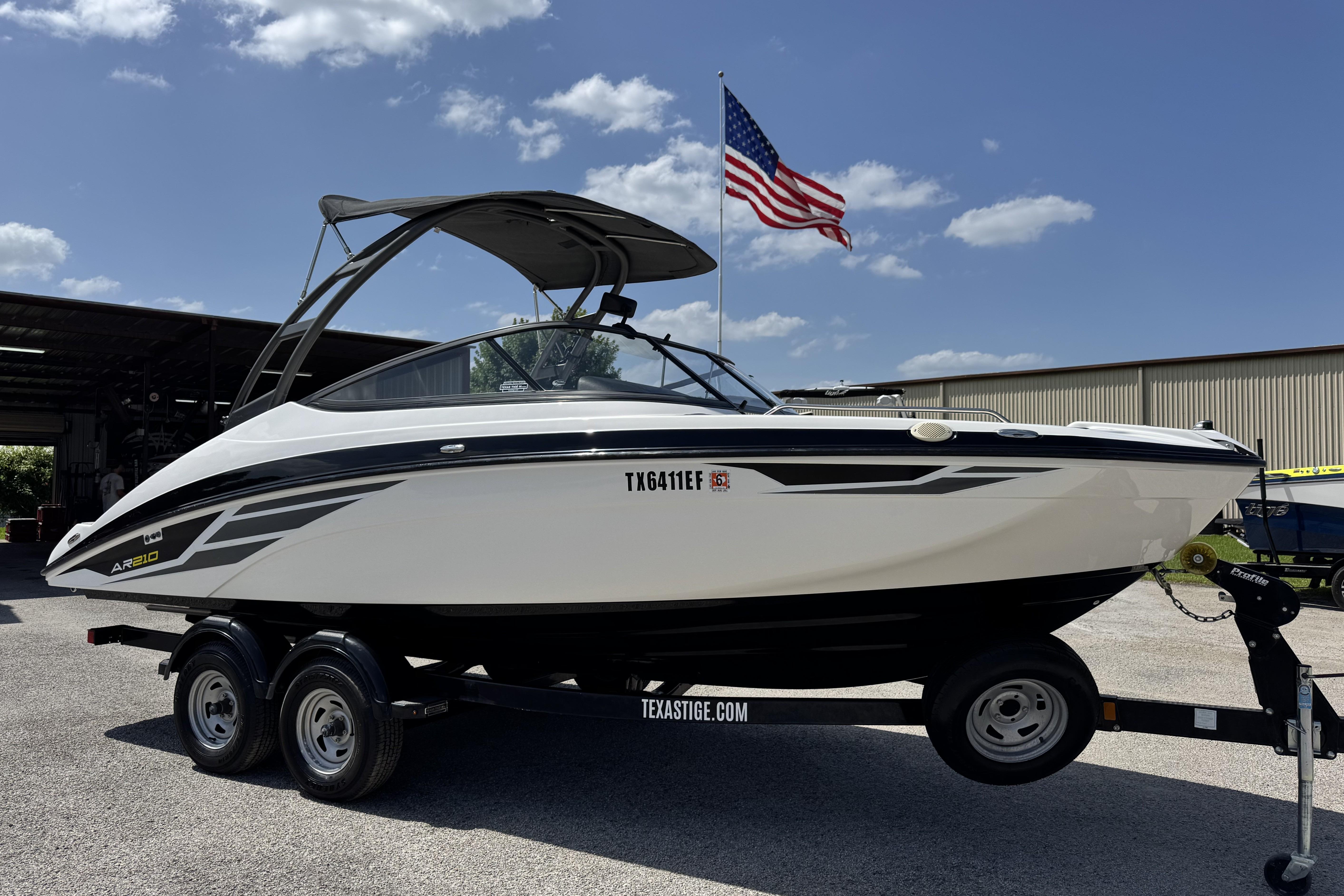 2018 Yamaha Boats AR210