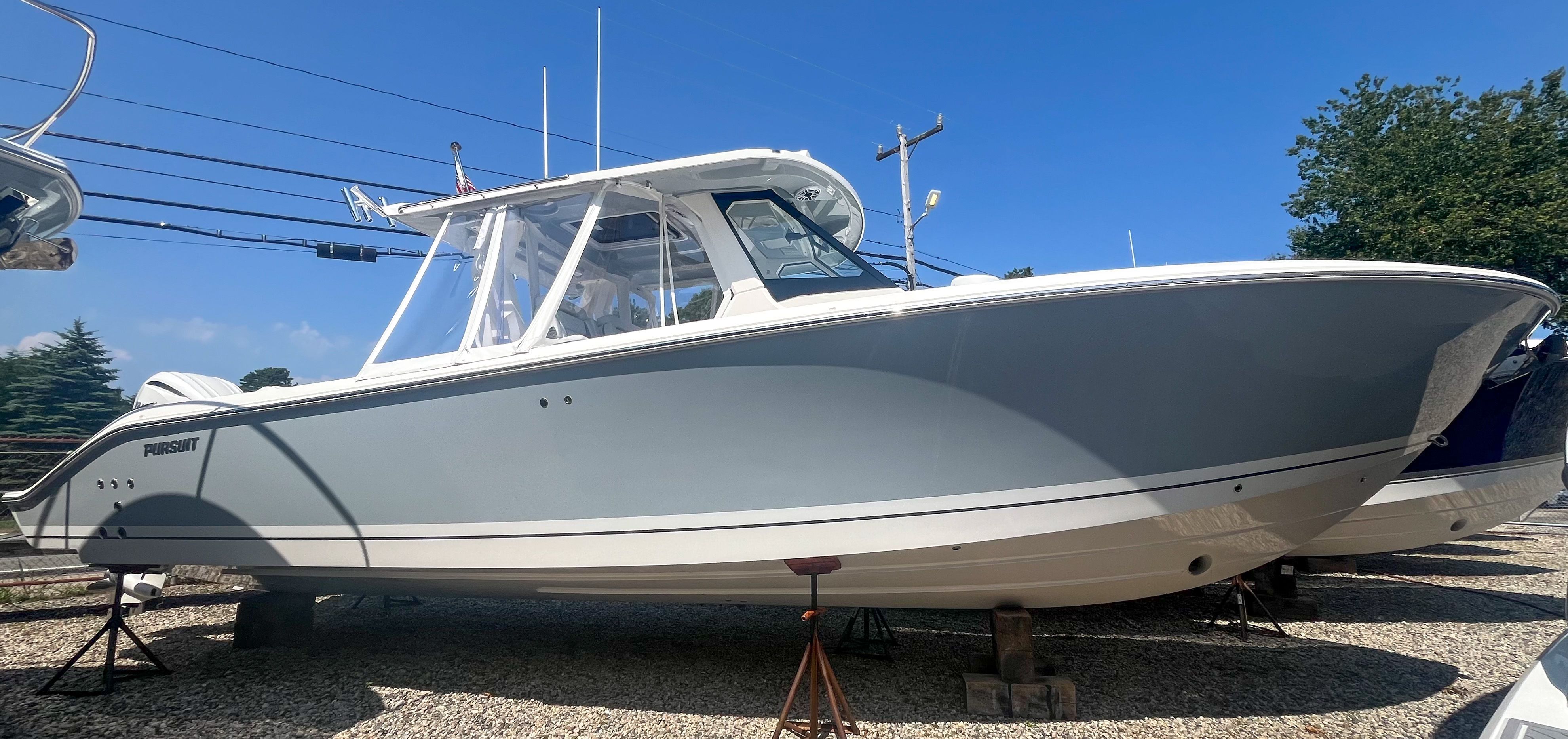 2025 Pursuit S 328 Sport