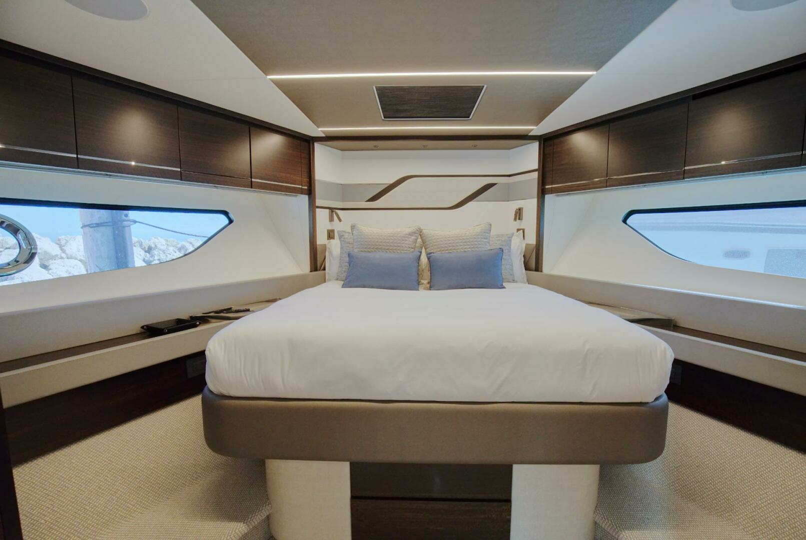 2023 Sunseeker Sport Yacht - Image 30