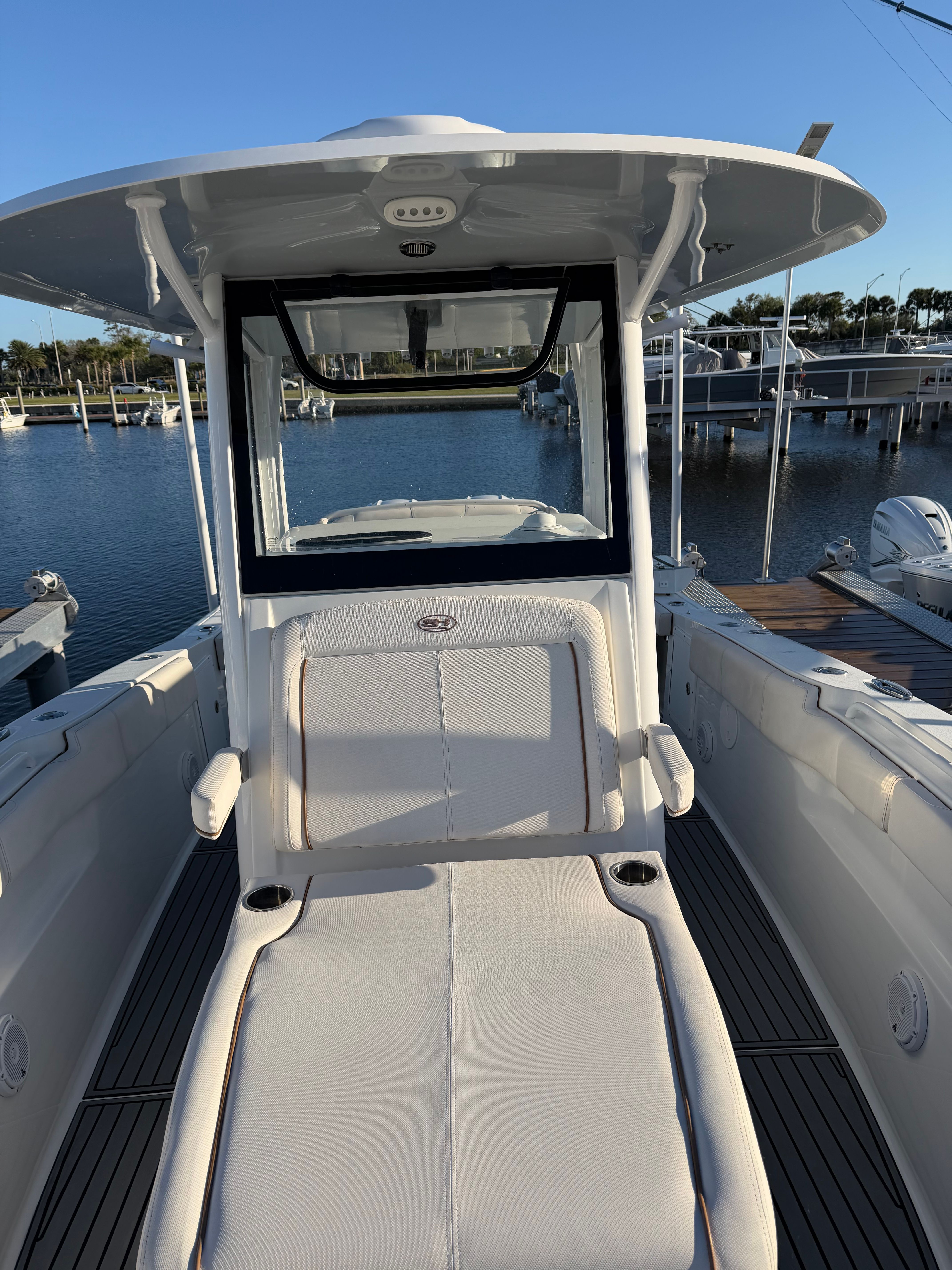 2022 Sea Hunt Gamefish 30 Coffin Box - 15
