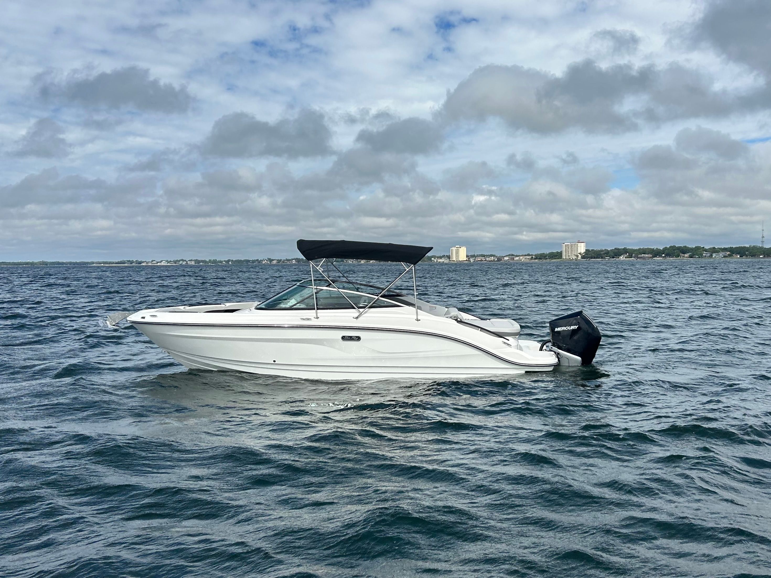 2026 Sea Ray SLX 260 Outboard