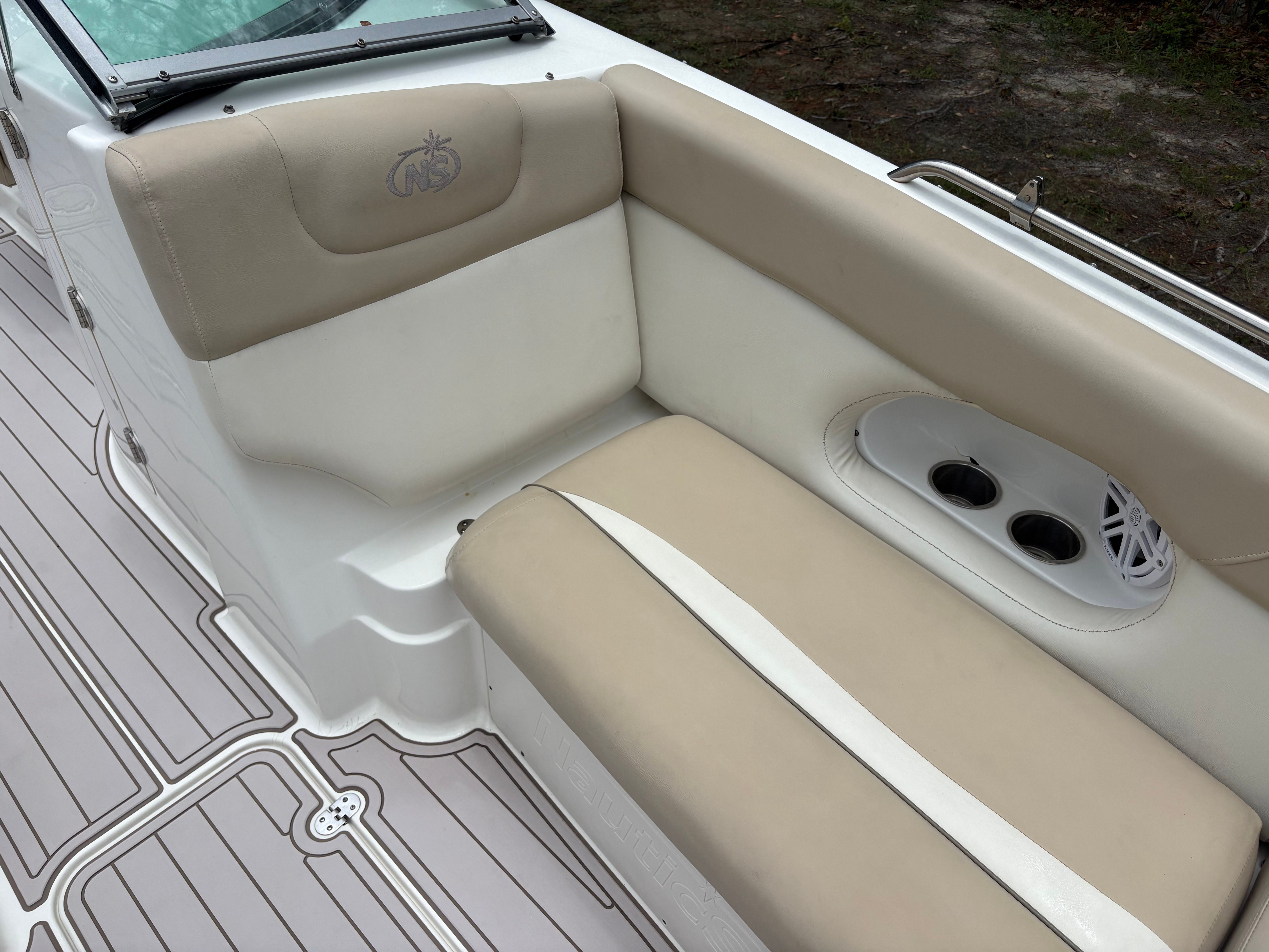 2016 NauticStar 243DC Sport Deck - 11