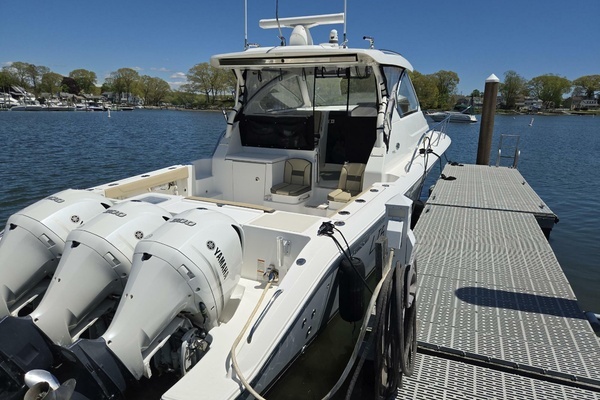 2019 Pursuit 355 Offshore