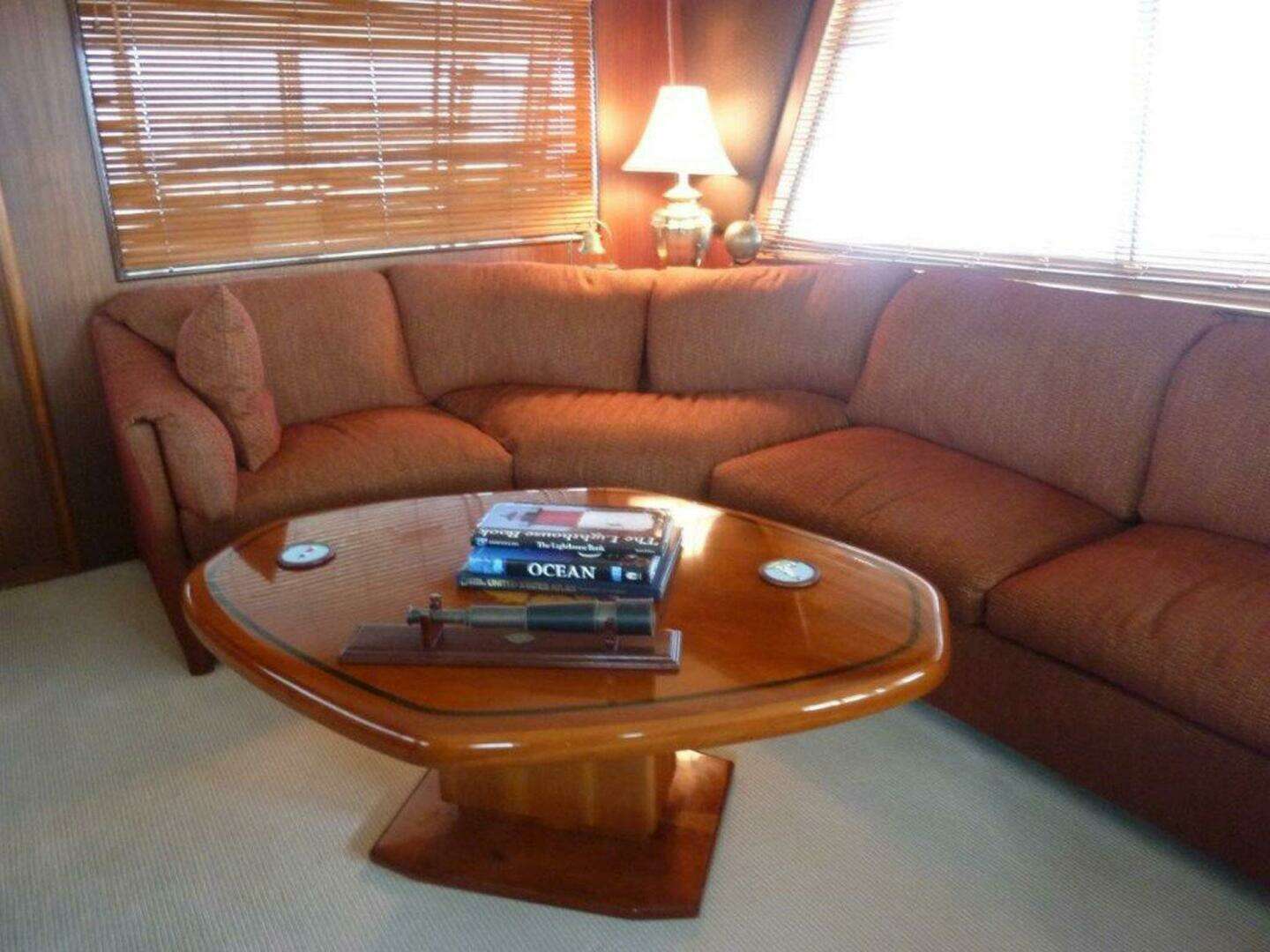 1987 Hatteras Flybridge - Image 5