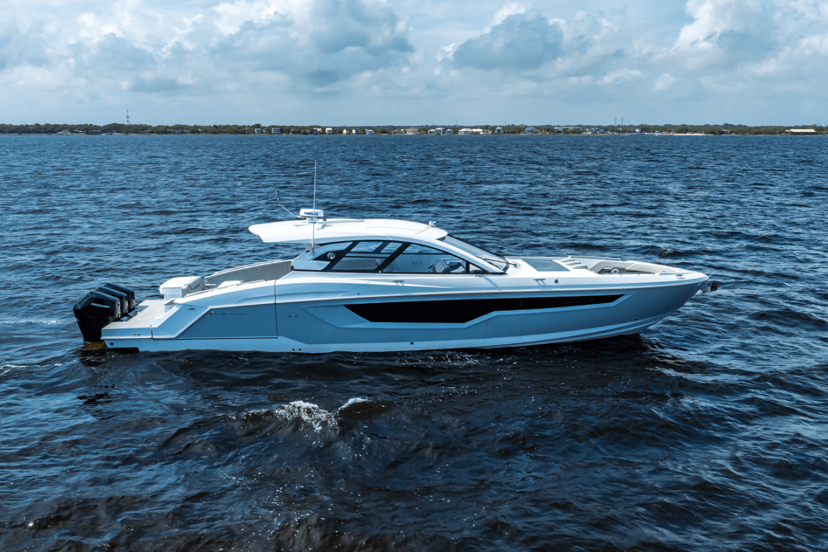 2025 Cruisers Yachts 50 GLS - Image 5