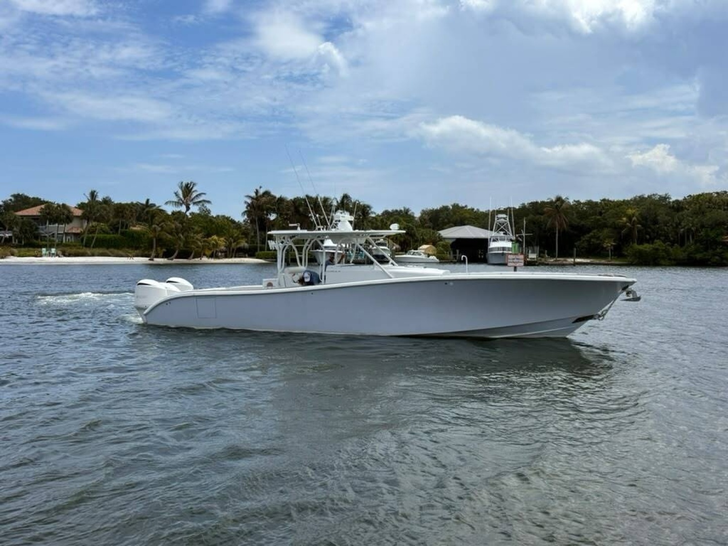 2014 Yellowfin 42 Offshore - Image 18