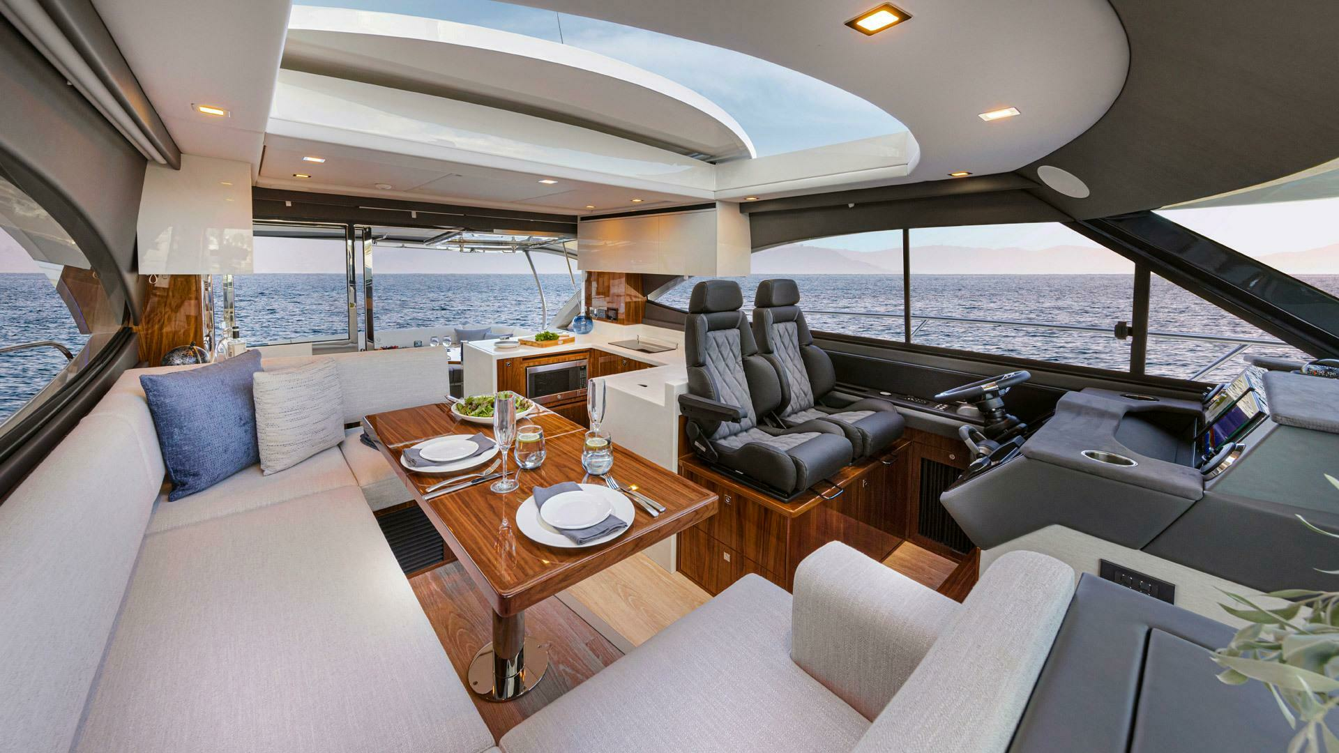 2026 Riviera 4600 Sport Yacht Platinum Edition - Image 12