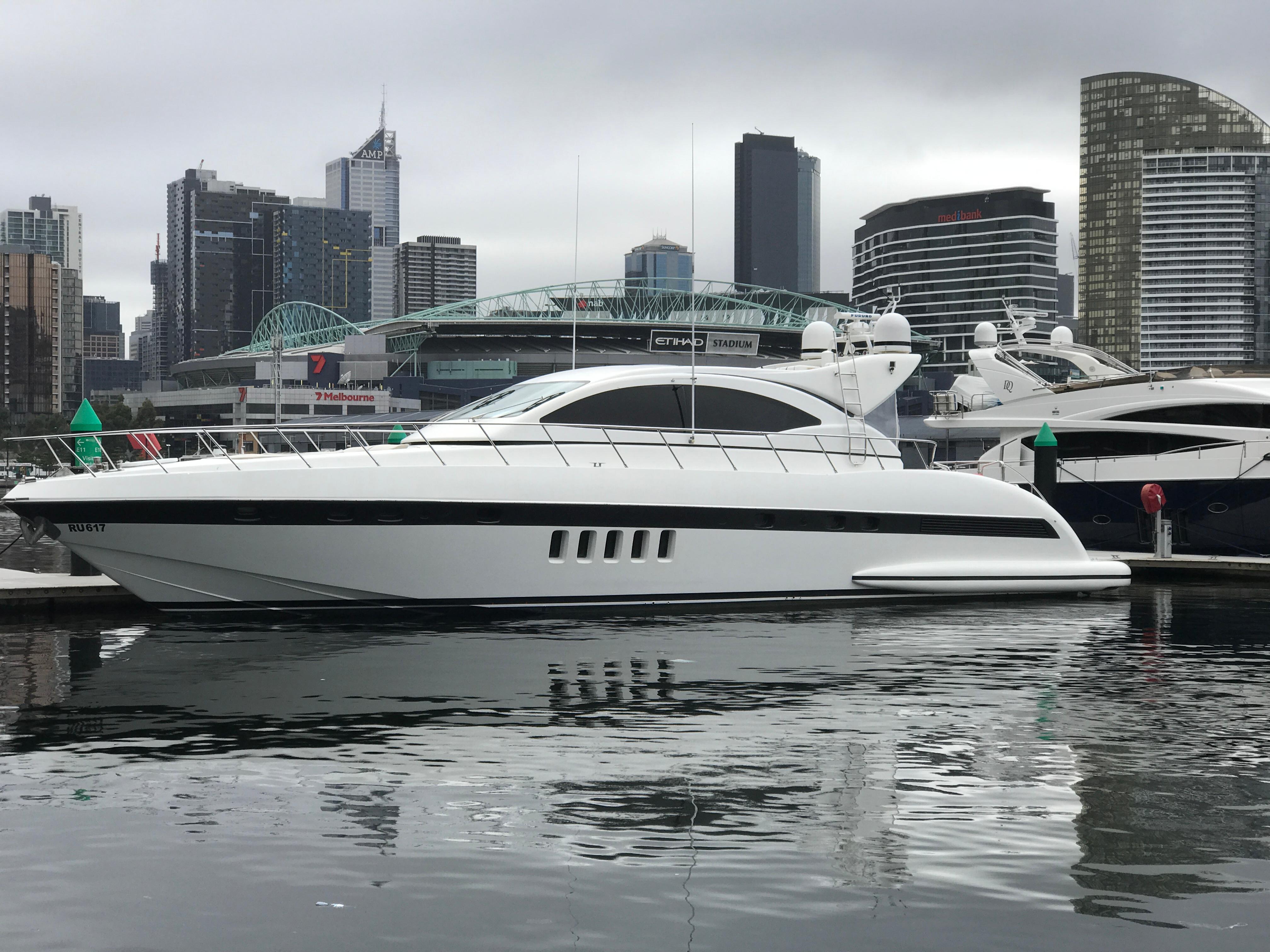2002 Mangusta 72
