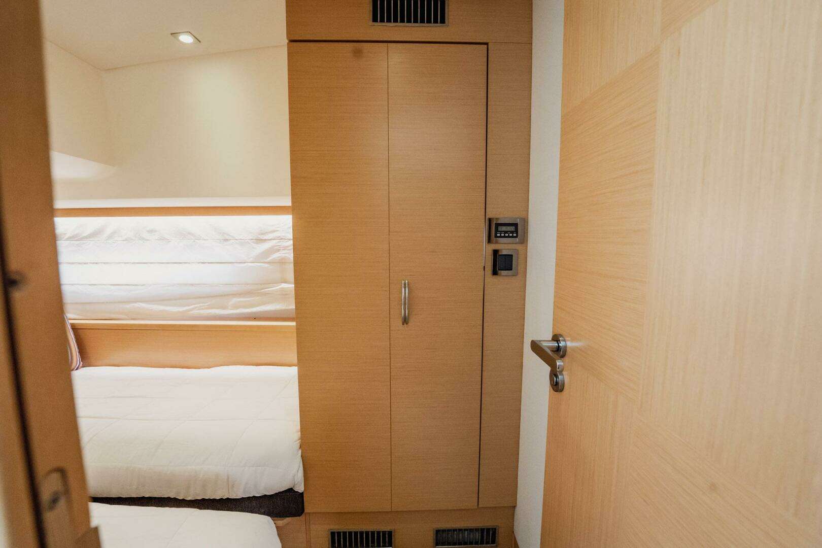 2013 Prestige 500 S - Image 54