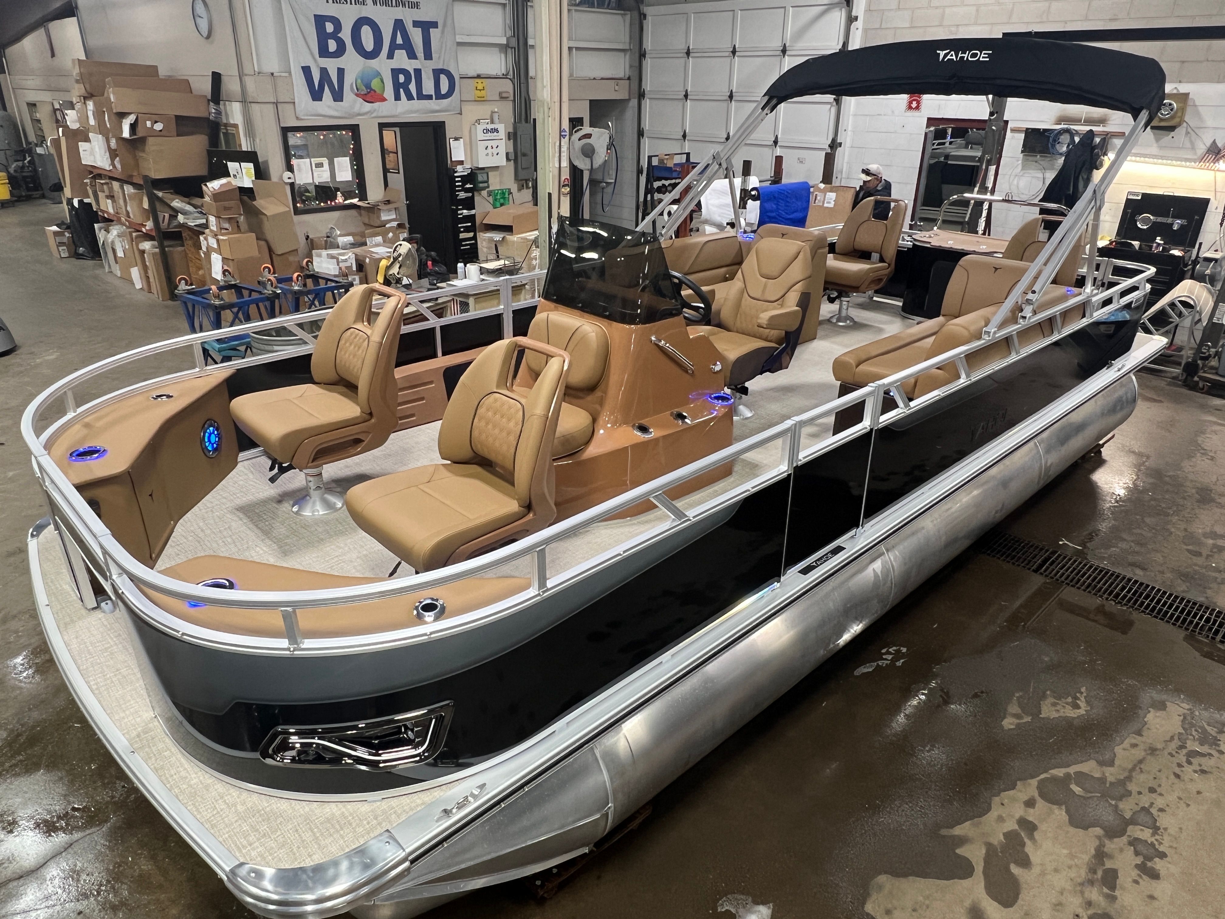 2026 Tahoe Sport 2385 Center Console Fish Tritoon & Honda 4-Stroke EFI