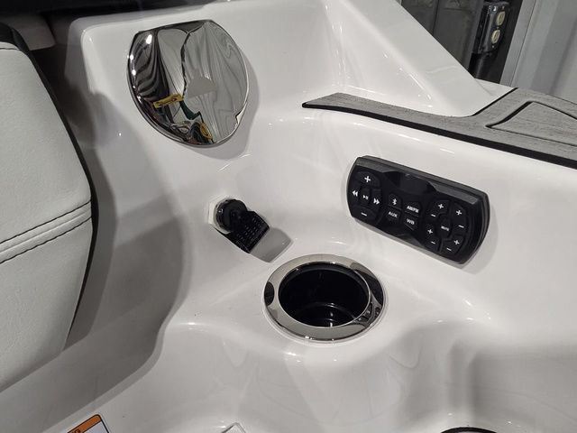 2026 Yamaha Boats 252S - 5