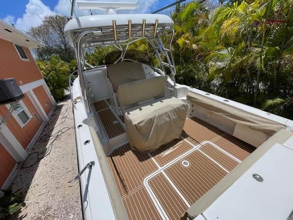 2005 Hydra-Sports 3300 VX - 32