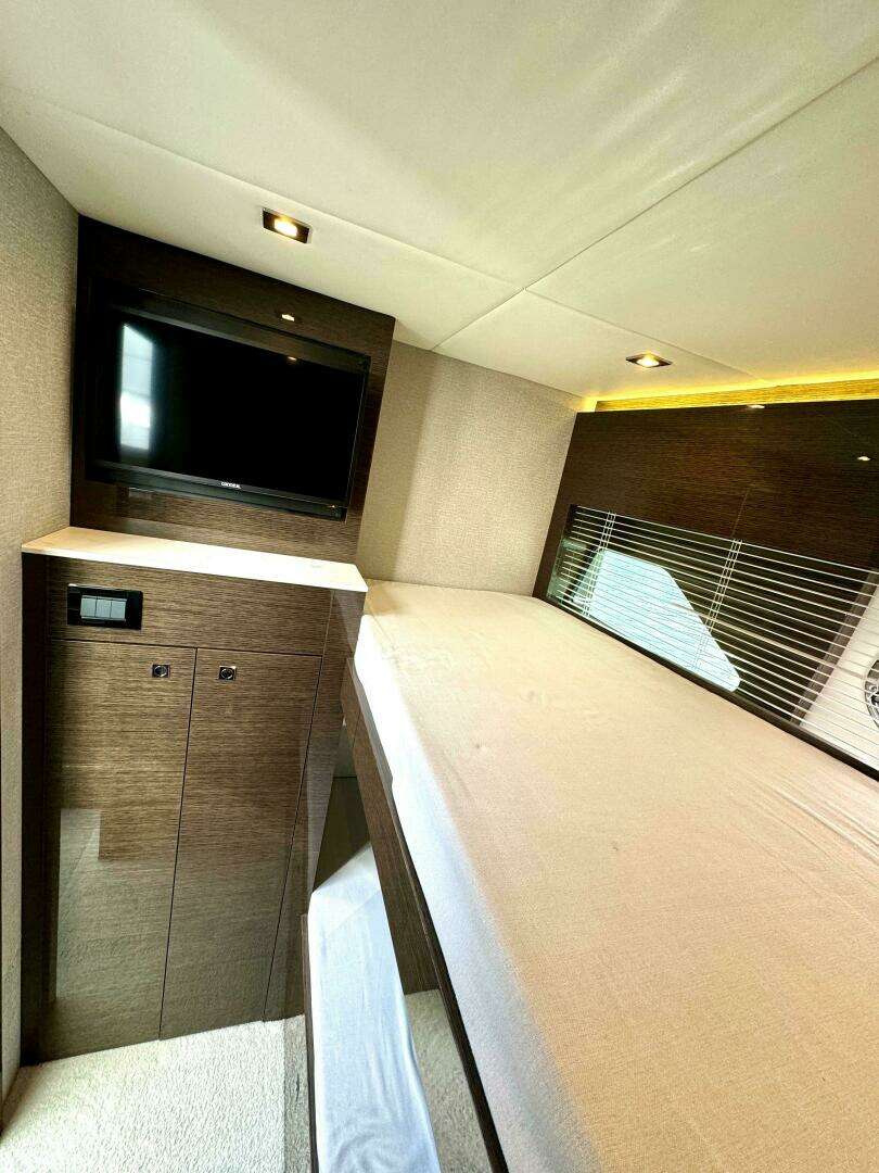 2020 Cruisers Yachts 50 Cantius - Image 35