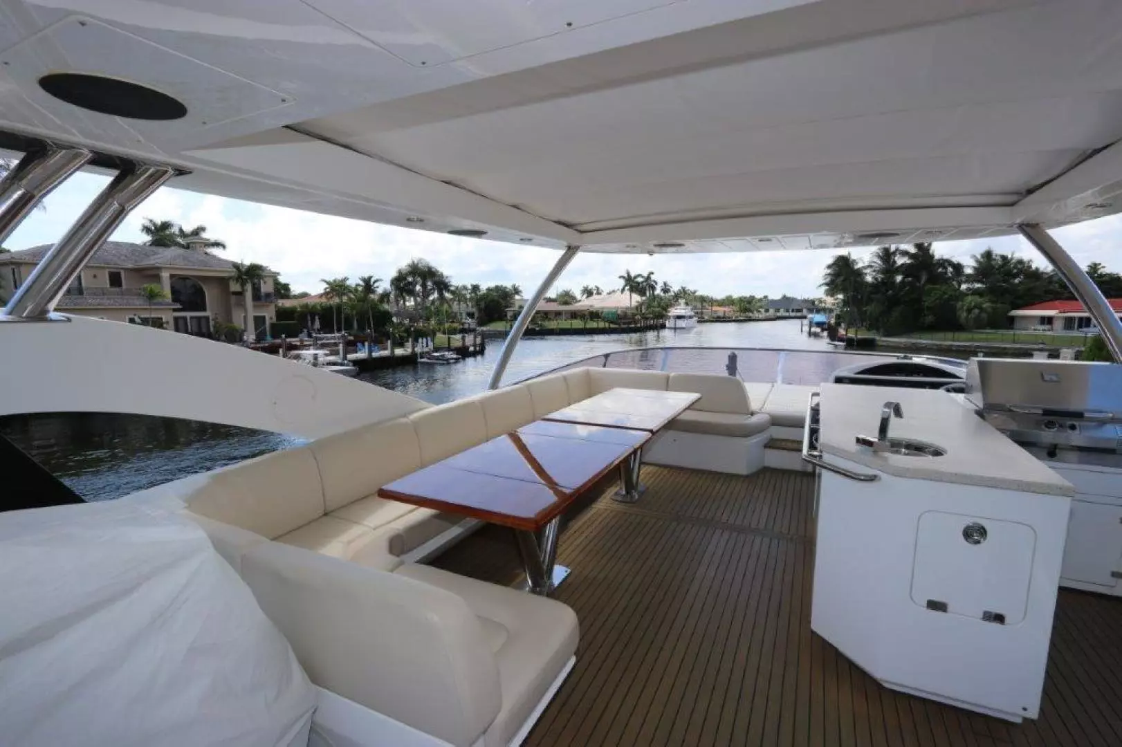 2015 Sunseeker Yacht - Image 14